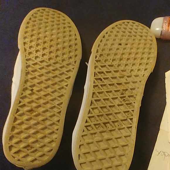 Shoes - Picture 5 of 6